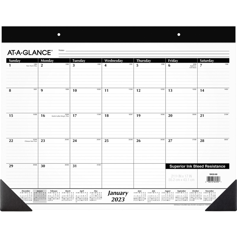 At-A-Glance Monthly Desk Pad – AAGSK2200