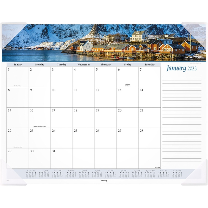 At-A-Glance Panoramic Seascape Scene Monthly Desk Pad – AAG89803