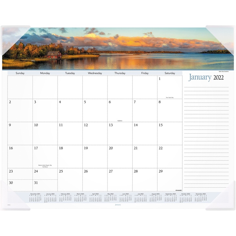 At-A-Glance Panoramic Landscape Monthly Desk Pad – AAG89802