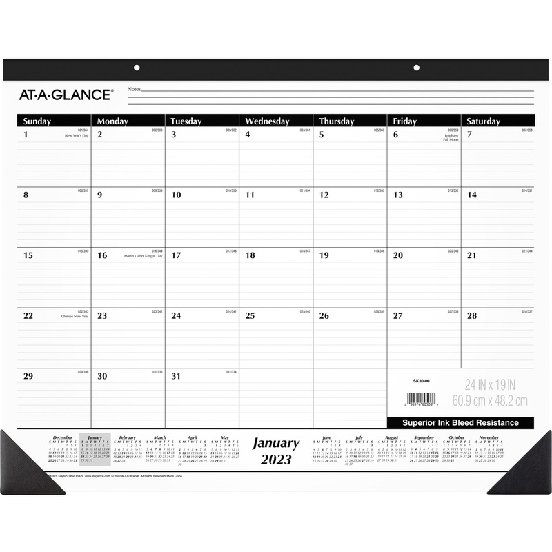 At-A-Glance Classic Monthly Desk Pad – AAGSK3000